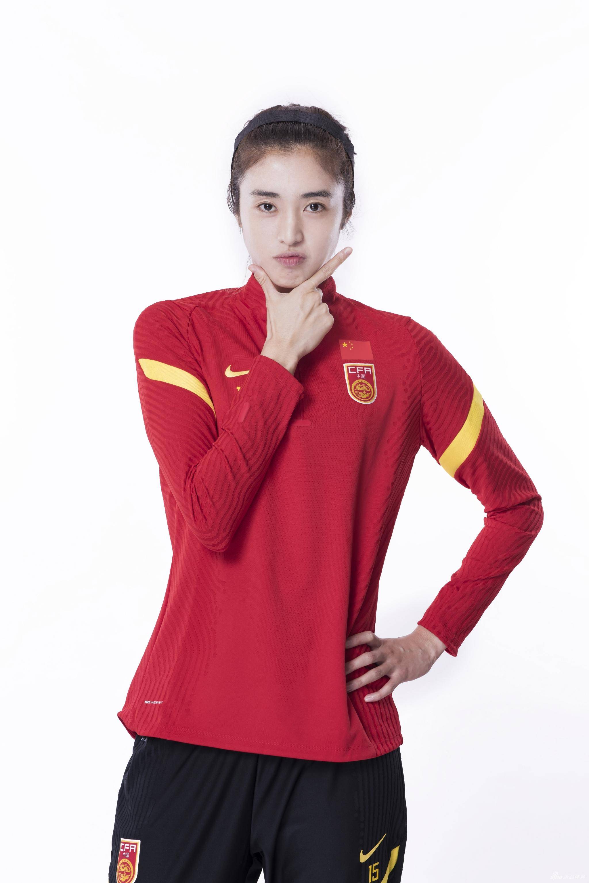 现代女足出征国际赛场，期待佳绩而归