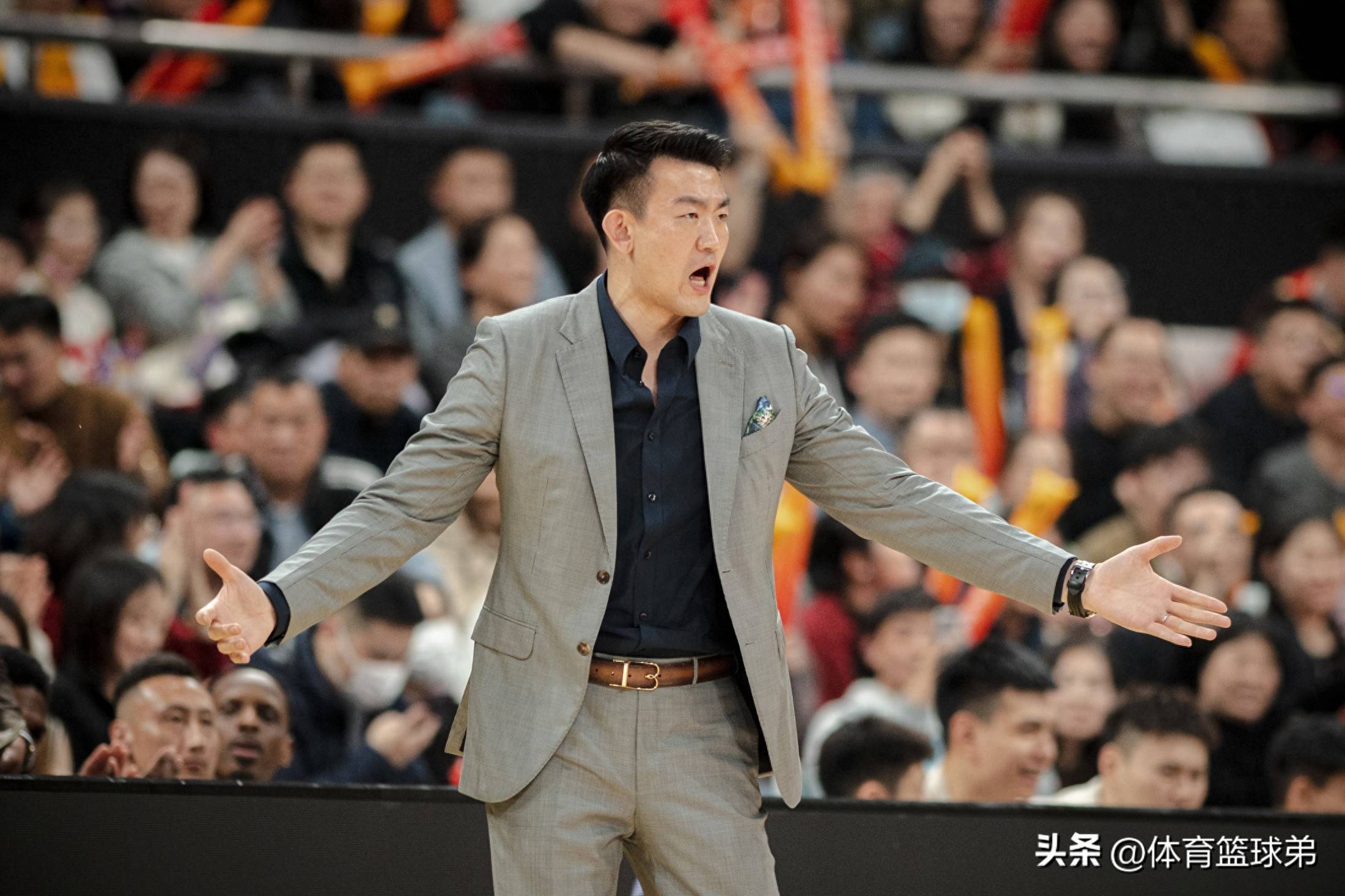 辽宁集团再战广厦队，决胜时刻团结一心(当好新时代东北振兴跳高队辽沈战役急先锋)