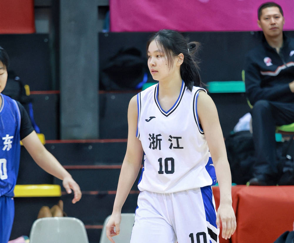 中国女篮上场三分26%+罚球25中12，本场三分40%+罚球11中11的简单介绍