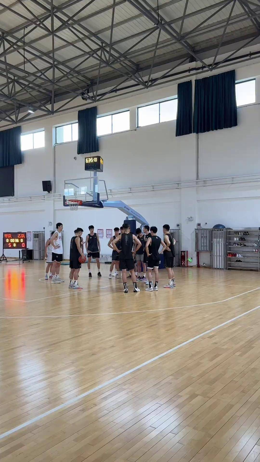 关于广东宏远队备战挑战四川队，誓要力争夺冠的信息