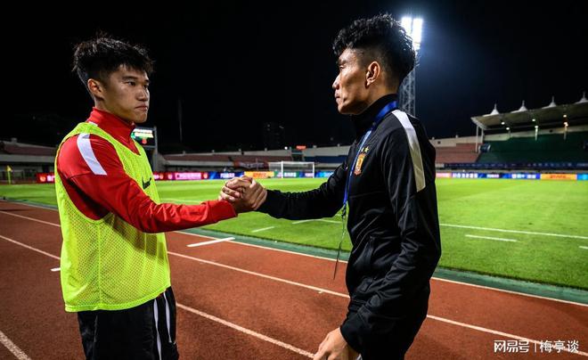 包含足协杯-王上源钟义浩相互传射河南3-2逆转浙江的词条