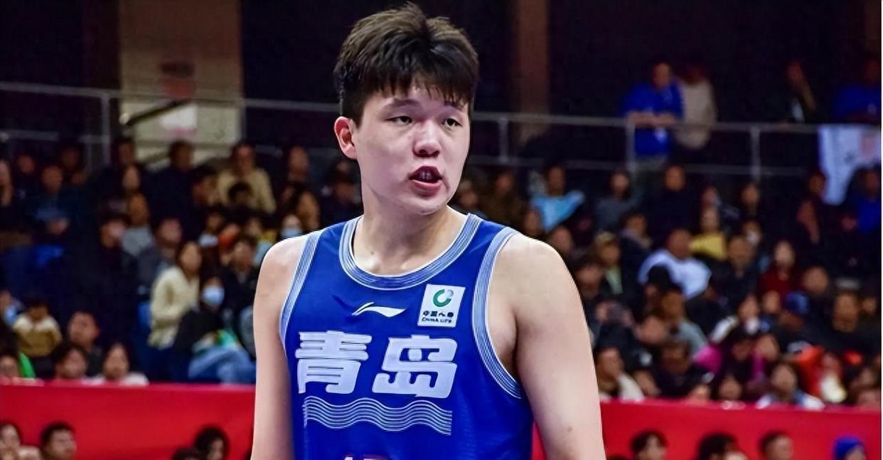 包含杨瀚森父母启程前往美国陪儿子参加NBA选秀大会的词条