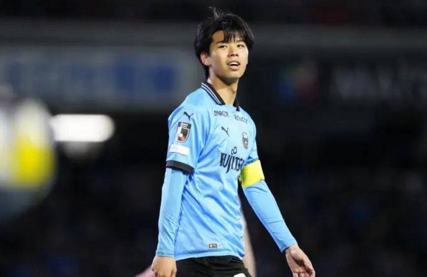 不要犹豫了！20岁日本小将加盟热刺，19岁王钰栋需及早为留洋打算(三次被掳三次归回分别是)