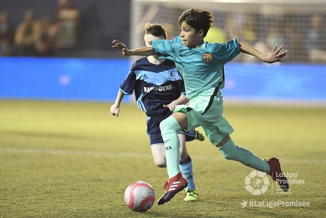 九游体育-曼城将从利物浦青训队挖来U15天才球员凯勒姆·莫斯(曼城 凯伊)
