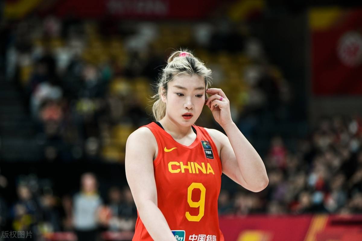 九游体育-女篮三分被日本完爆想念李梦？名记力挺宫鲁鸣“开除”勒布的简单介绍