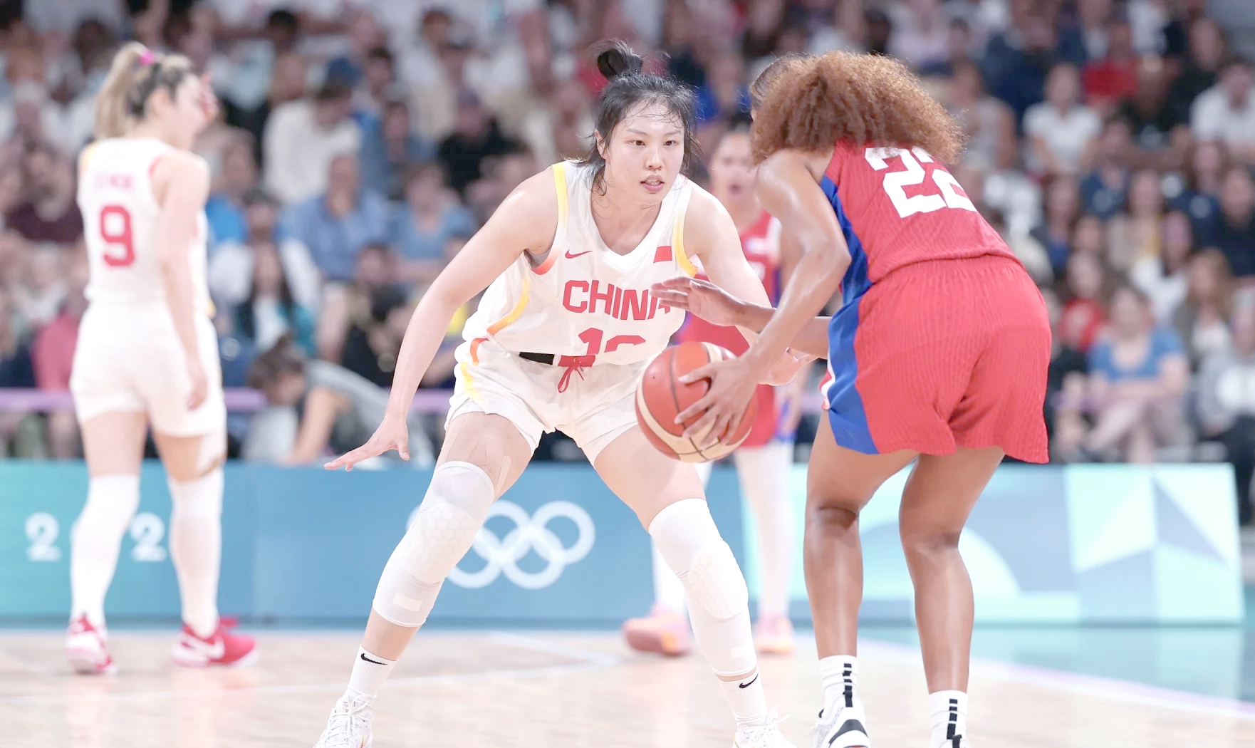 九游体育-中国女篮无缘8强小组赛出局首战被逆转太可惜(中国女篮无缘八强)