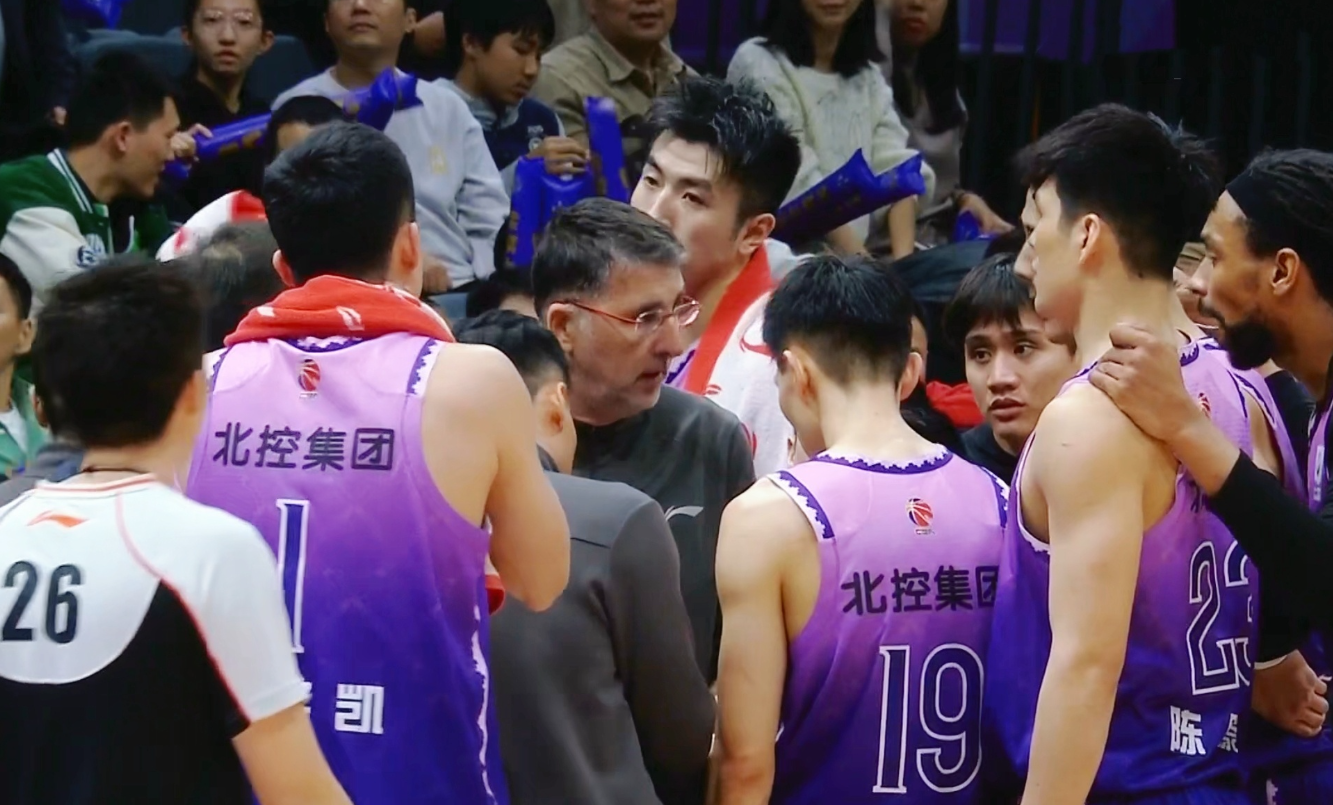九游体育-曝张庆鹏接替闵鹿蕾出任北控主帅休赛期将有球员变动(张庆鹏 北京)