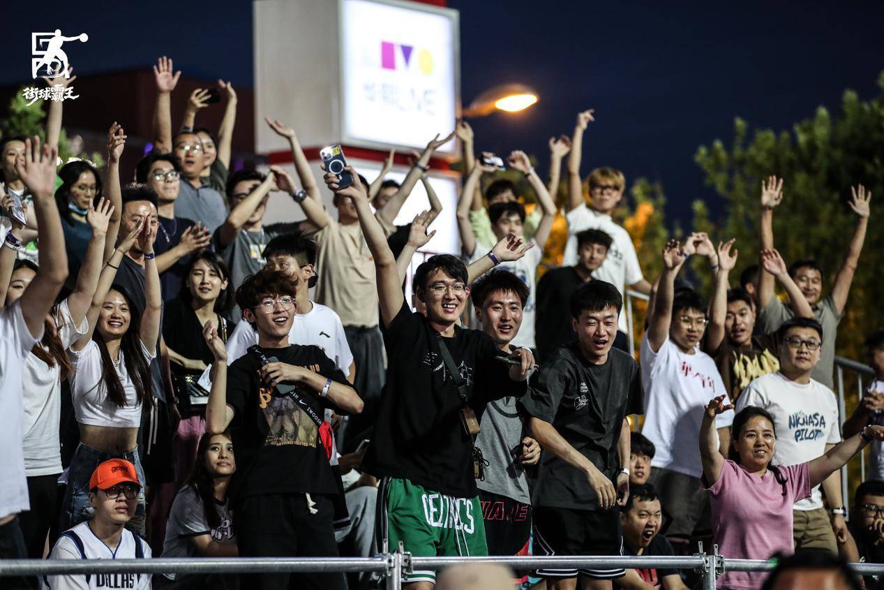 街球霸王：丹尼强突造成犯规，北京Unity暂时领先2分(街霸5eleven)