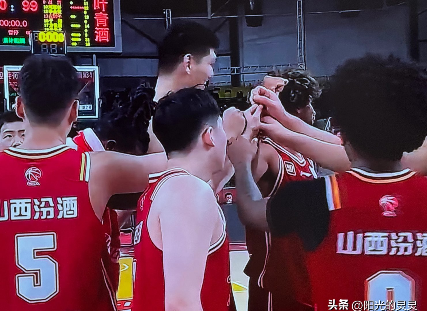 江西男篮惨败苦战，泪洒赛场(中国男篮末节断电热身赛八连败)
